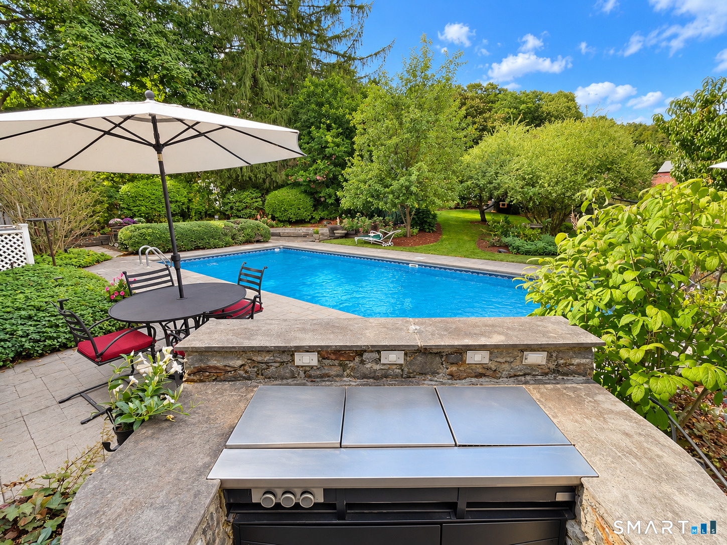 2 Pomperaug Road Woodbury CT 06798