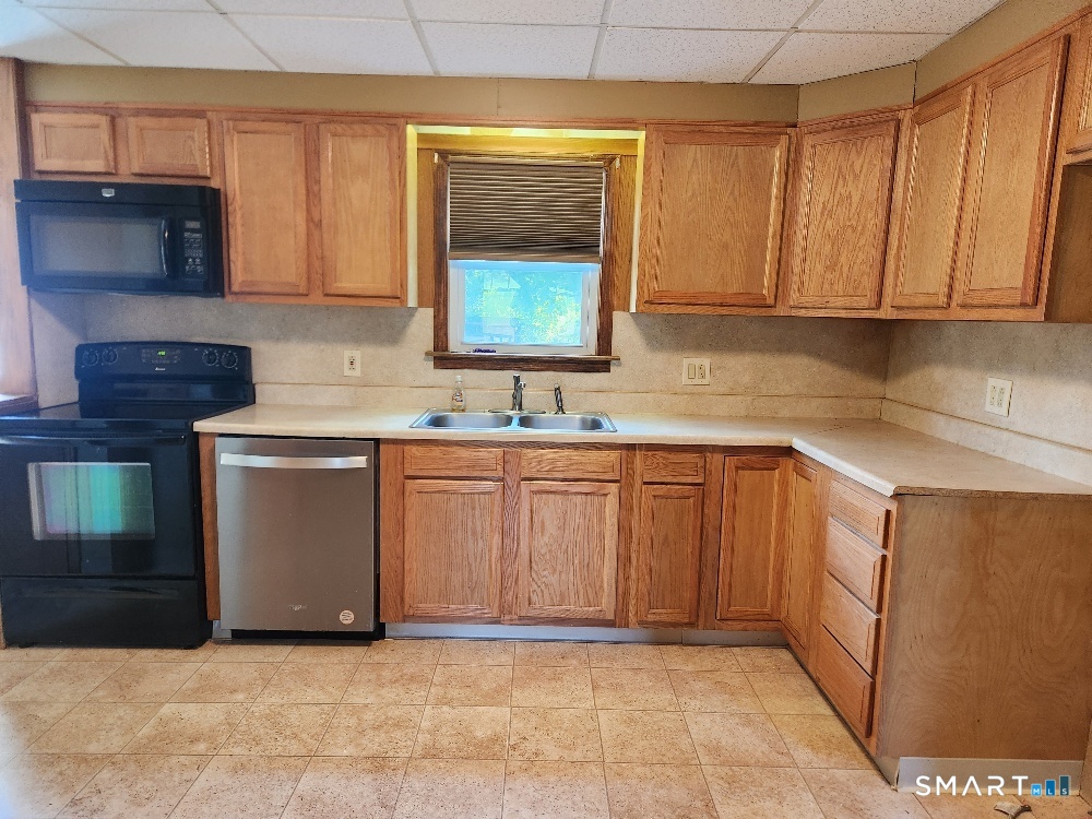 24 Lovers Lane Windham CT 06280