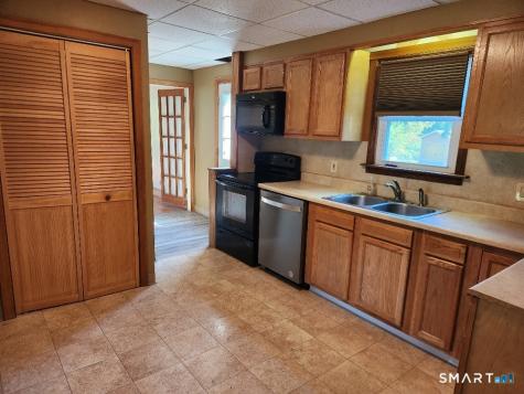 24 Lovers Lane Windham CT 06280