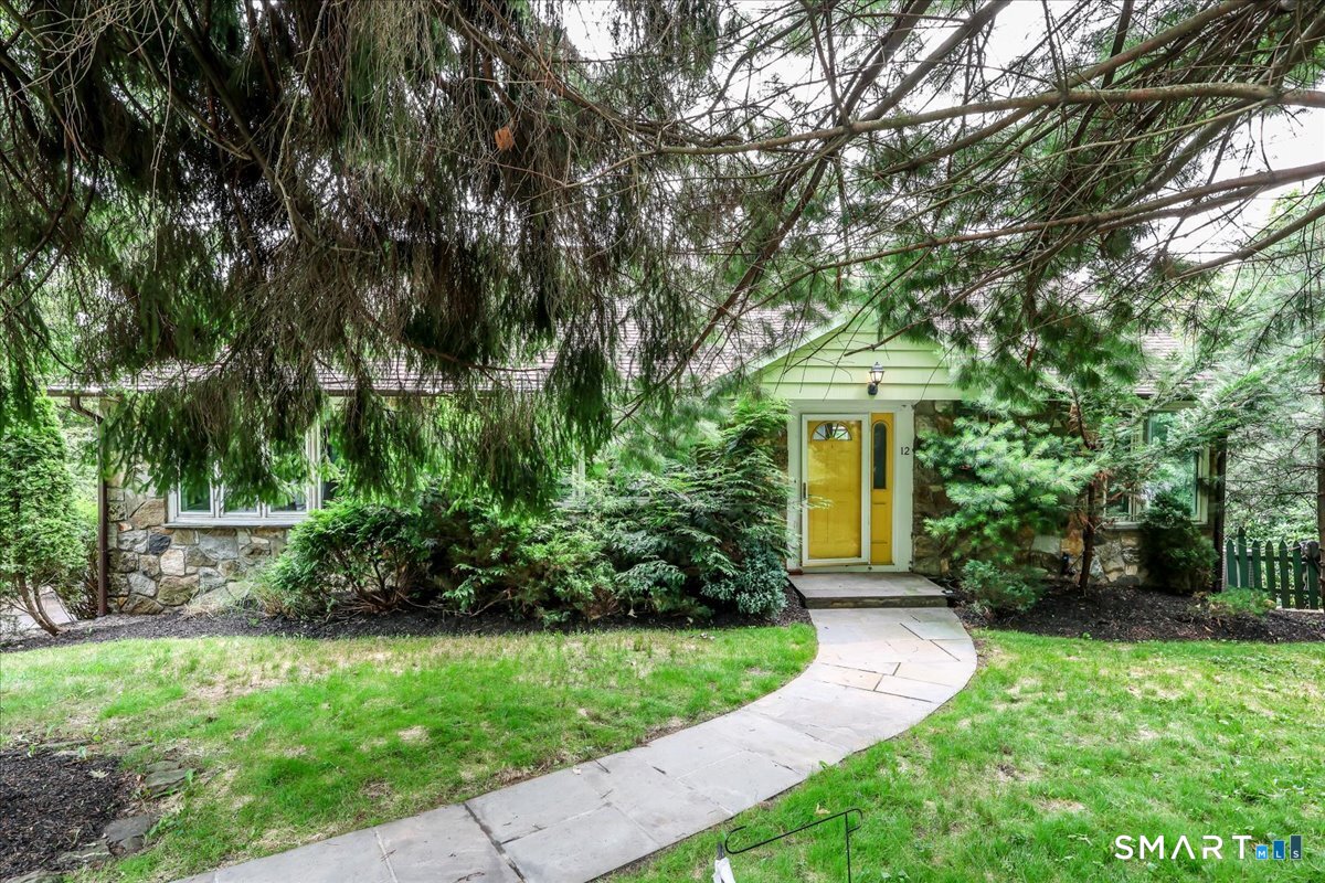 12 Dick Finn Road New Fairfield CT 06812