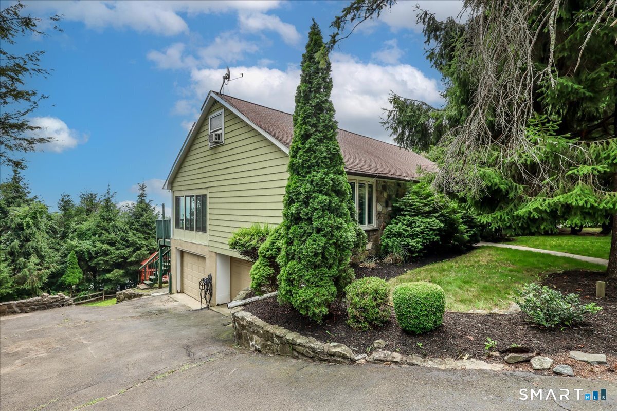 12 Dick Finn Road New Fairfield CT 06812