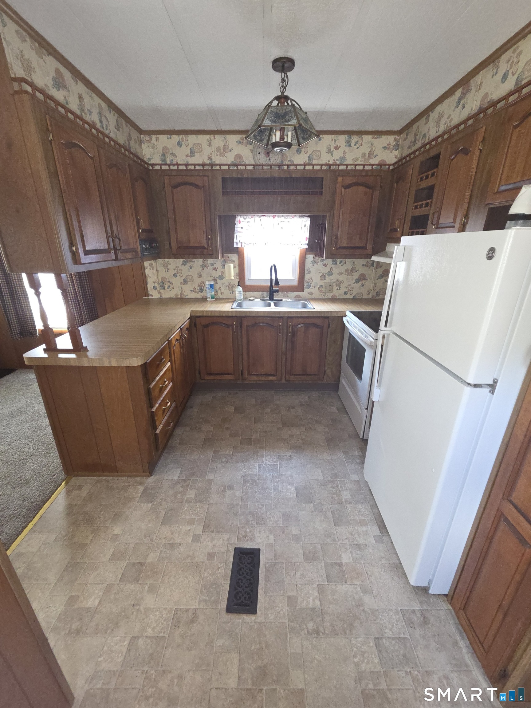 15 Tunnel Hill Court Lisbon CT 06351