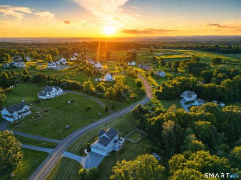 25 Mountain Top Pass Burlington CT 06013