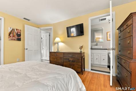 28 Springbrook Road Avon CT 06001