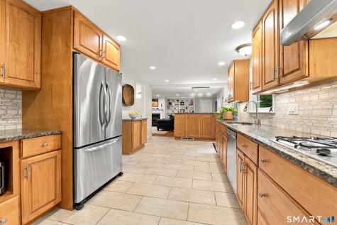 28 Springbrook Road Avon CT 06001