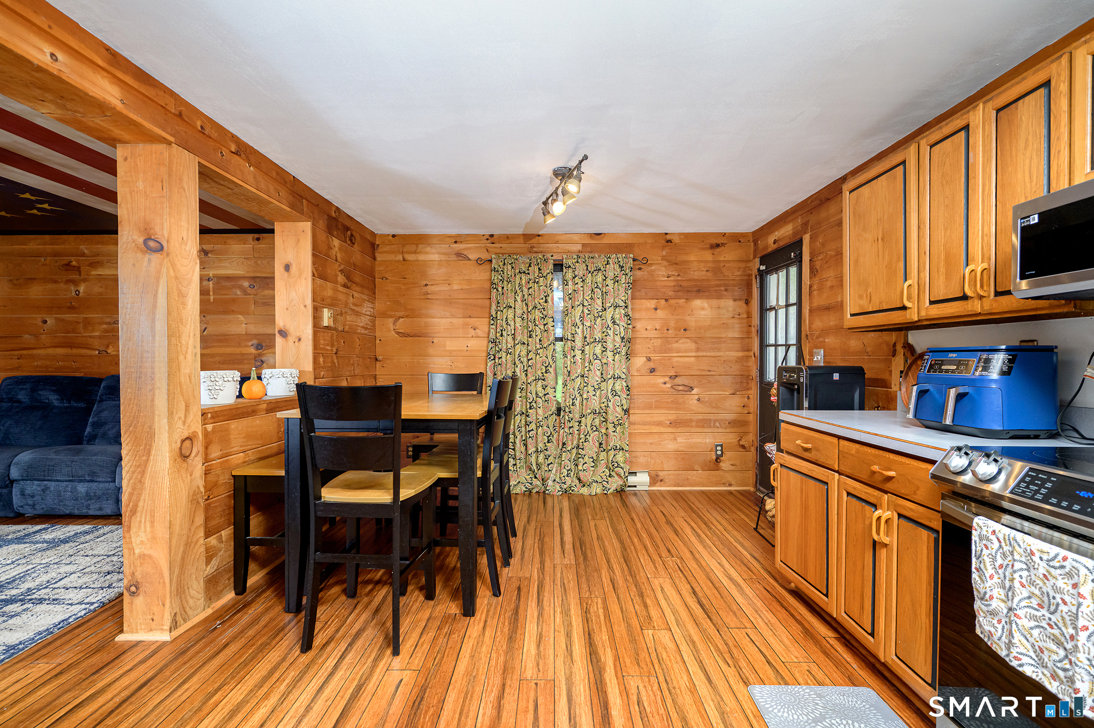 42 Church Street Thompson CT 06277