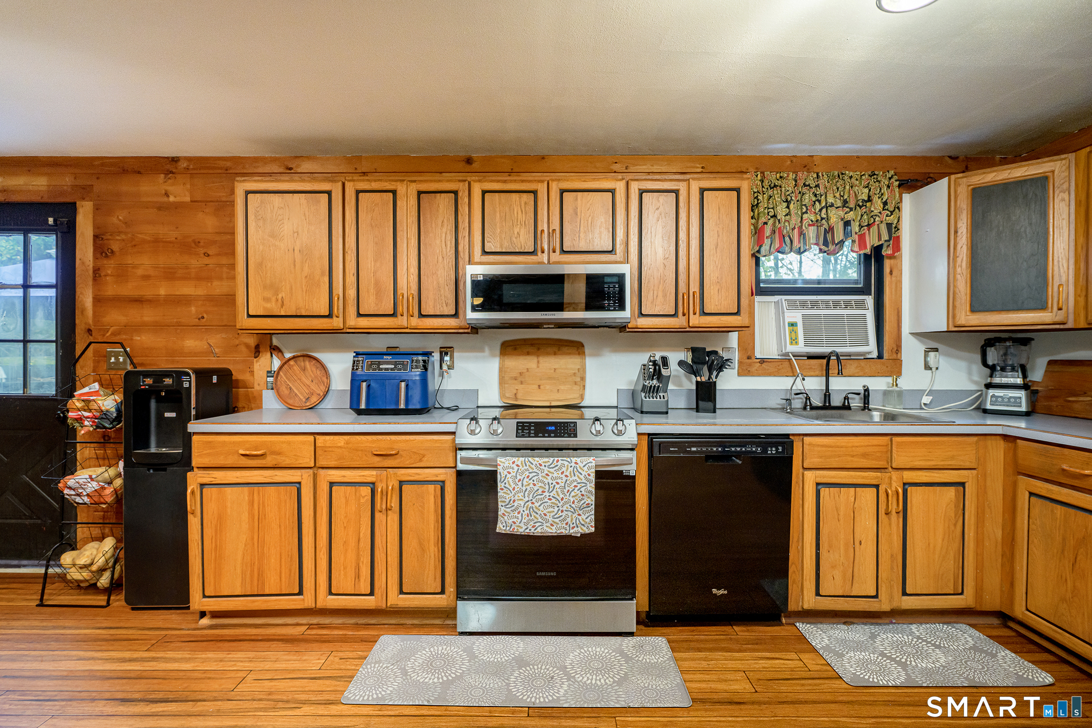 42 Church Street Thompson CT 06277
