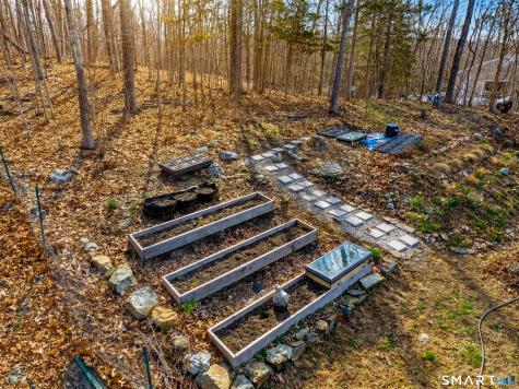 25 Lake Of Isles Road Preston CT 06365
