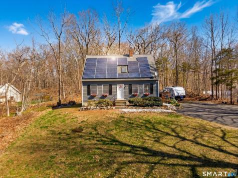 25 Lake Of Isles Road Preston CT 06365