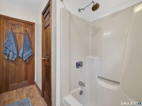 25 Lake Of Isles Road Preston CT 06365