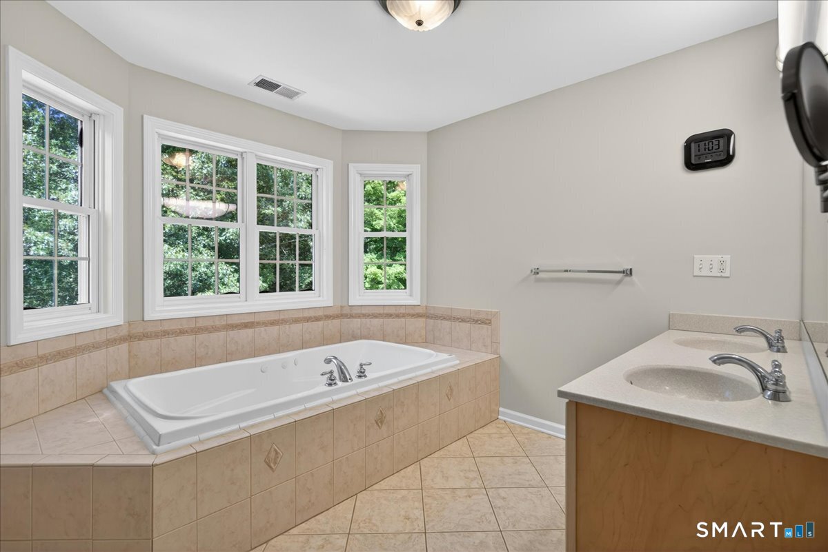 86 Nursery Lane Madison CT 06443