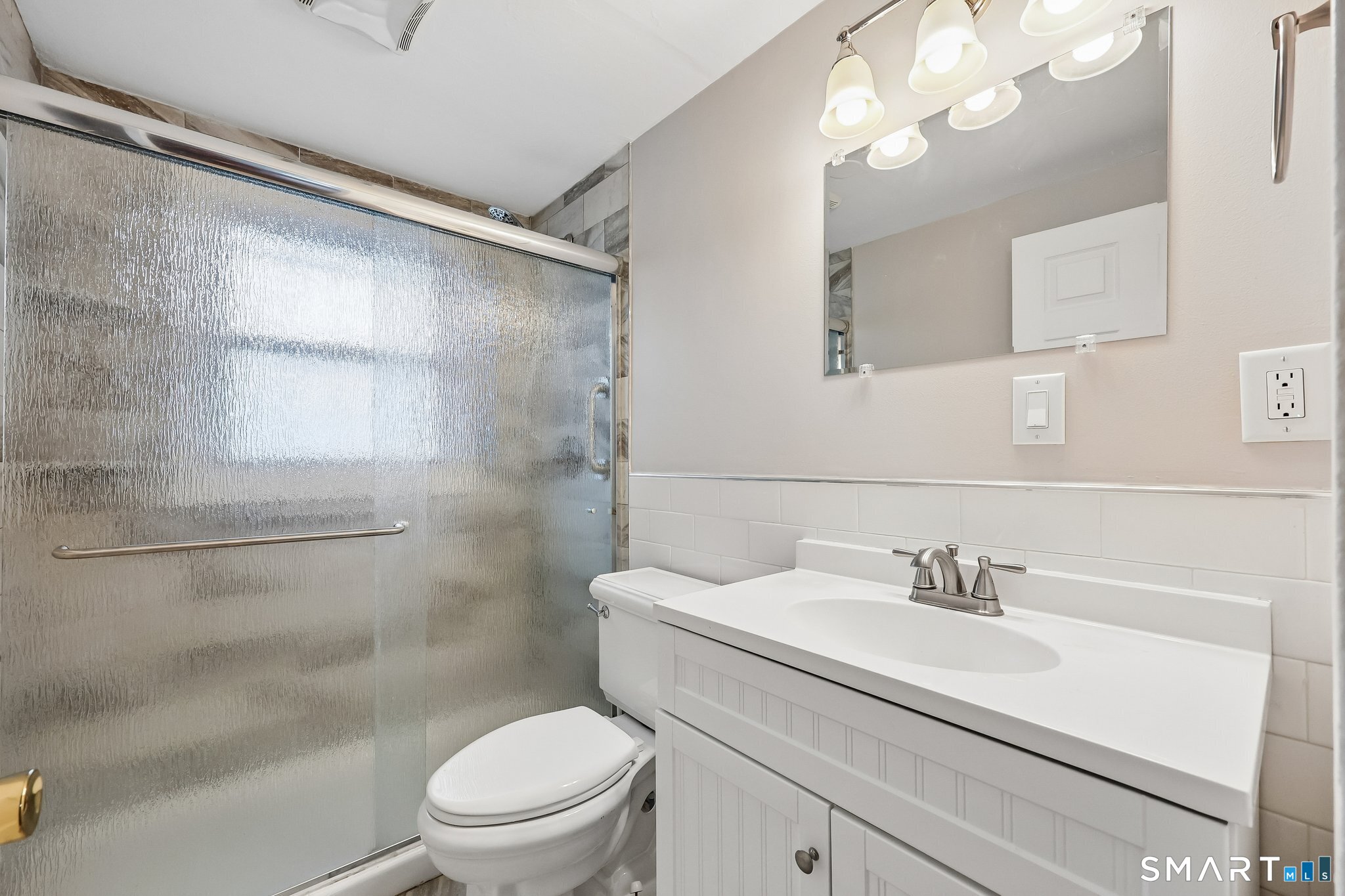 63 Hunt Lane East Haven CT 06512