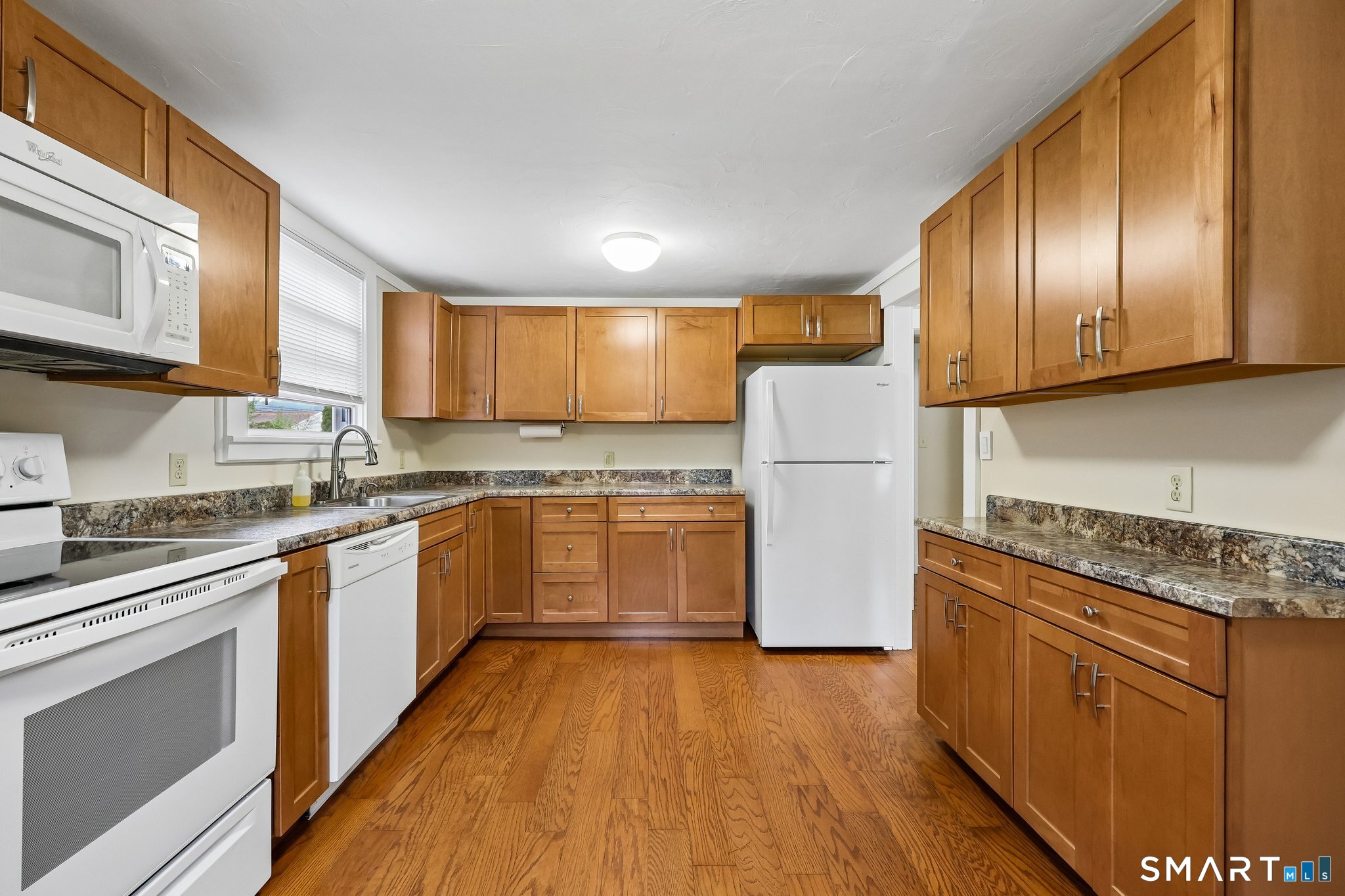 63 Hunt Lane East Haven CT 06512