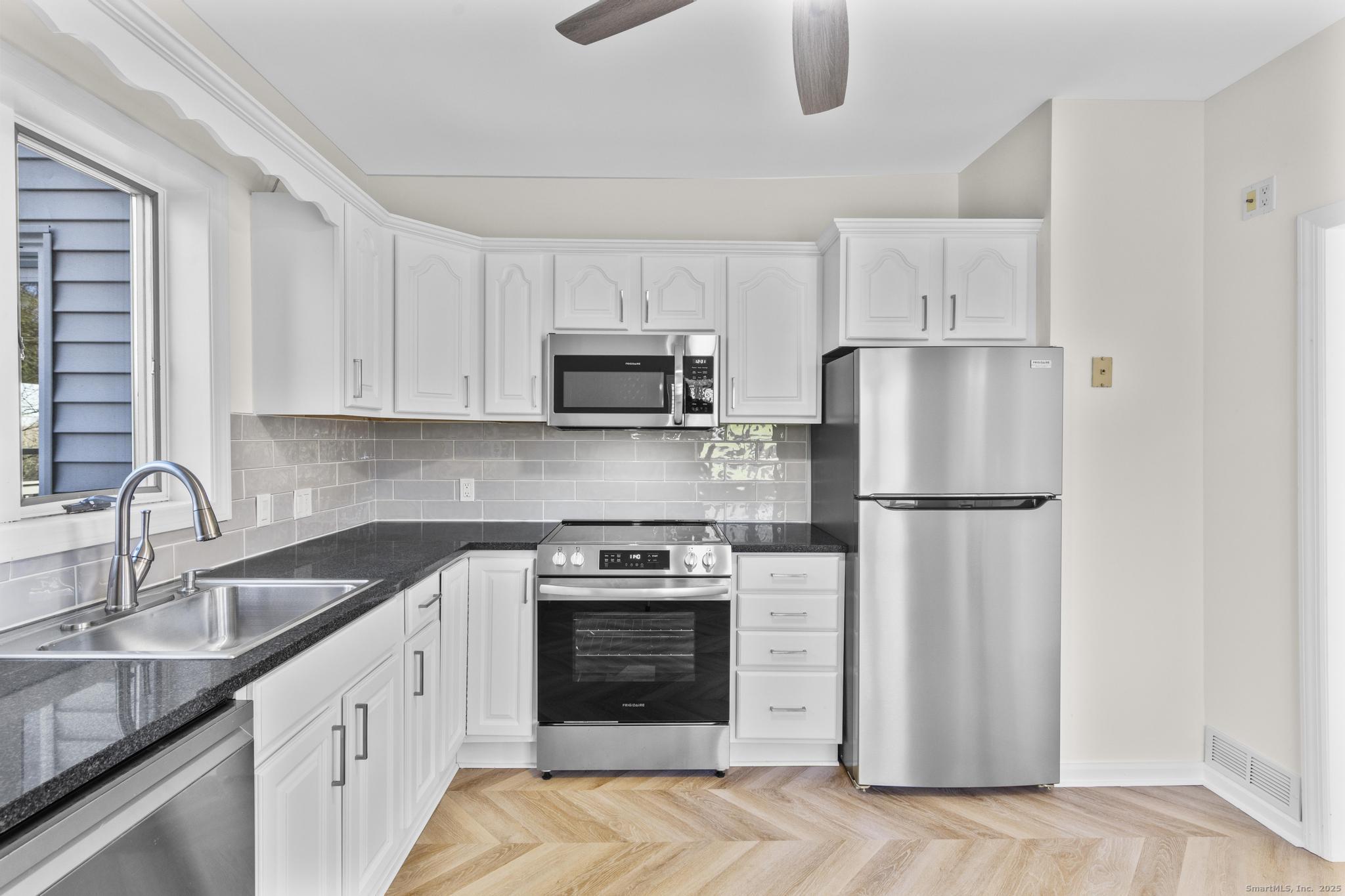 4 Bellview Road Branford CT 06405