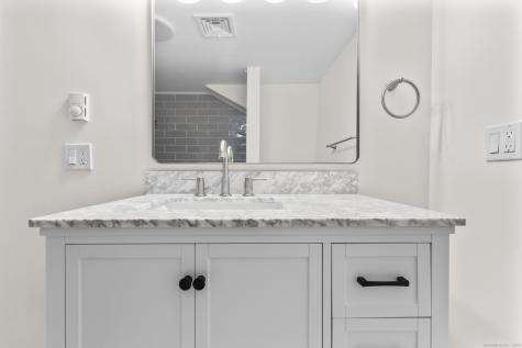 4 Bellview Road Branford CT 06405