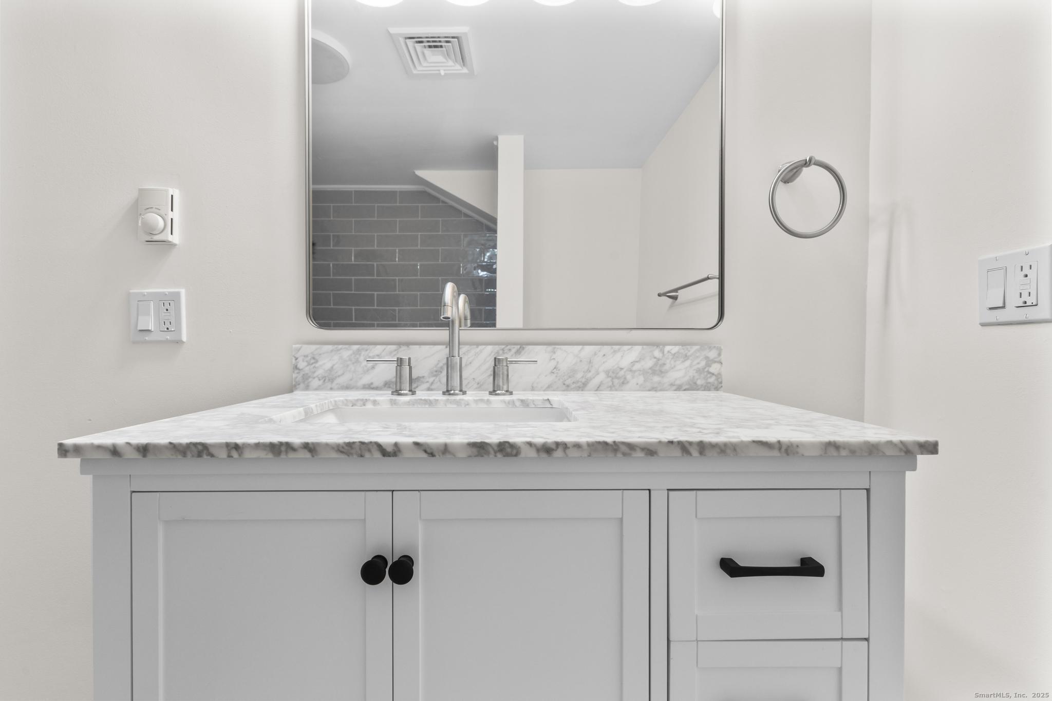 4 Bellview Road Branford CT 06405