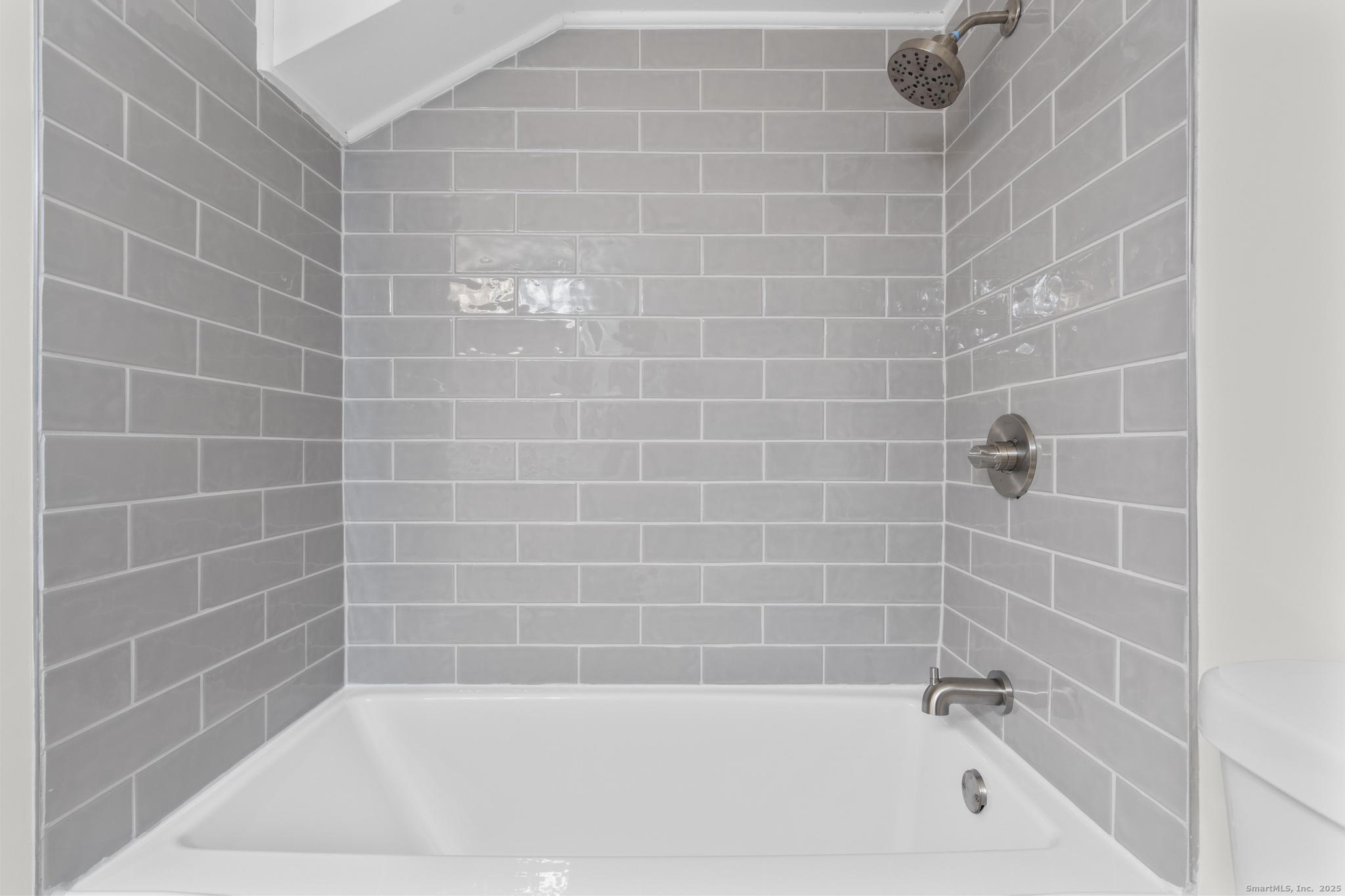 4 Bellview Road Branford CT 06405