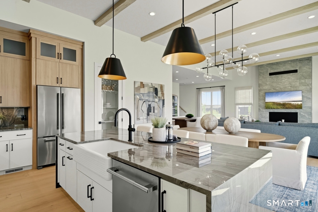 16 Holly Ridge Way Danbury CT 06810