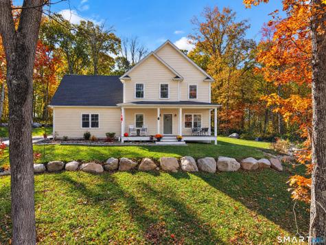 14 Wildflower Trail North Stonington CT 06359