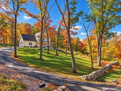 14 Wildflower Trail North Stonington CT 06359