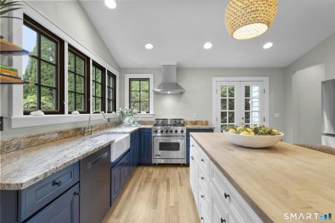307 Old Post Road Fairfield CT 06824