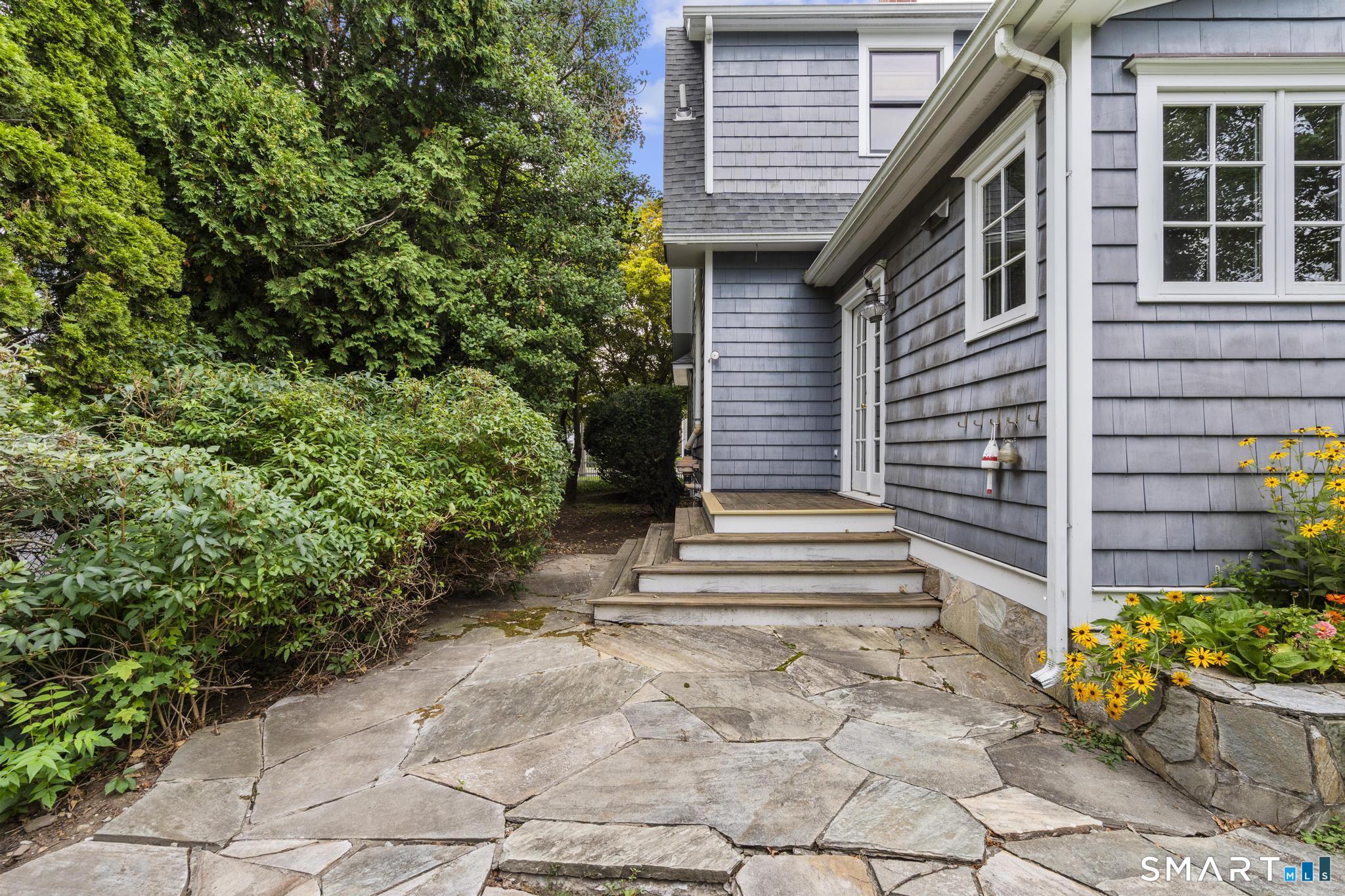 307 Old Post Road Fairfield CT 06824
