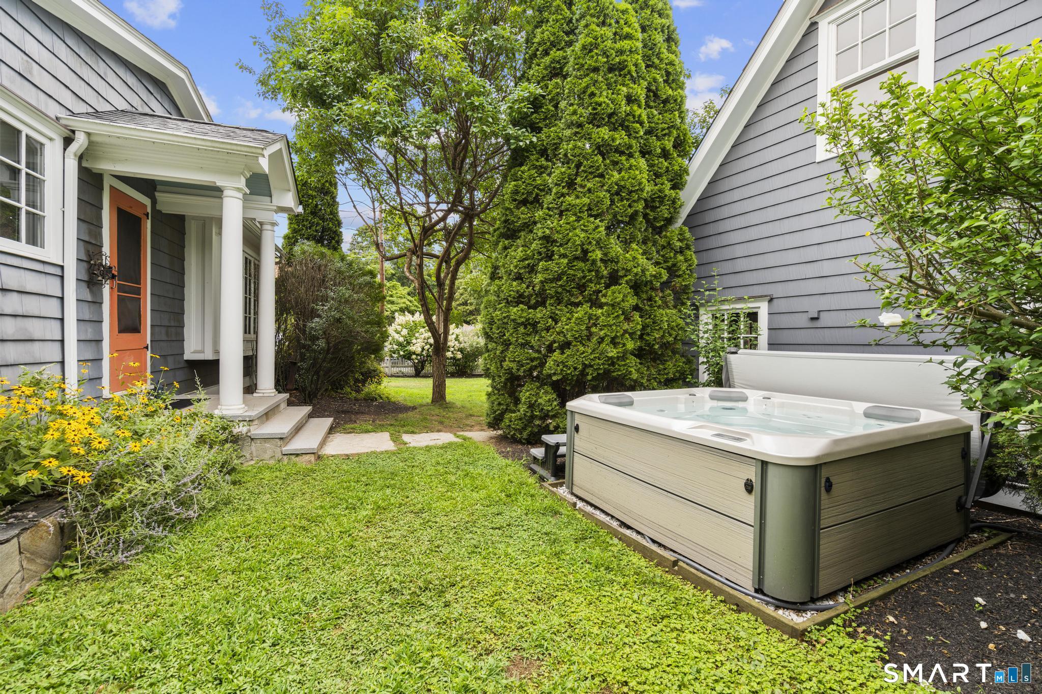 307 Old Post Road Fairfield CT 06824