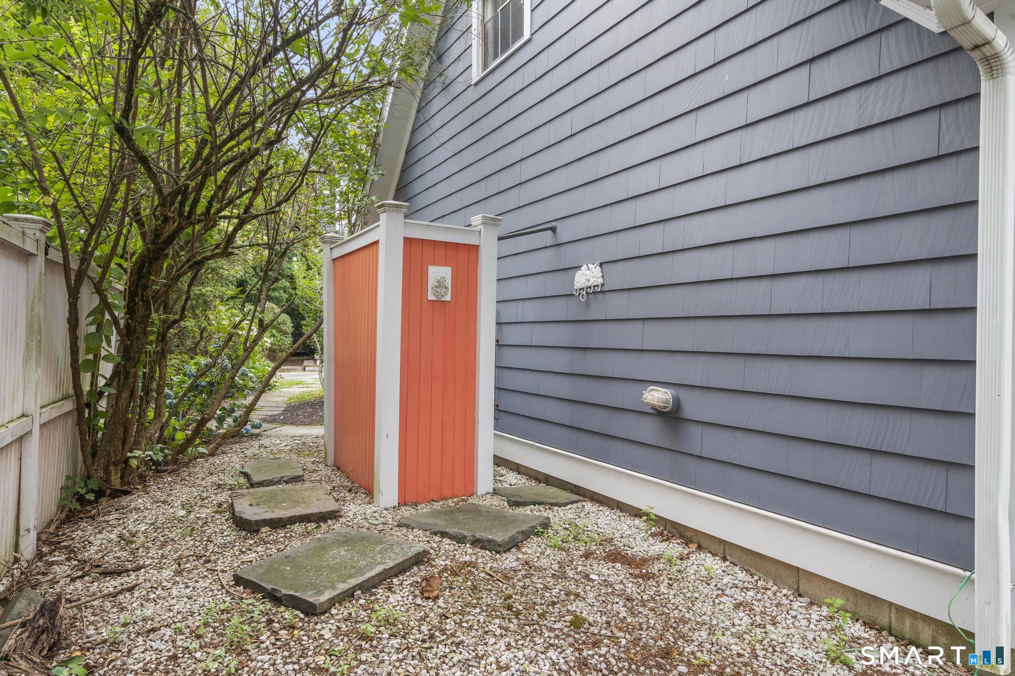 307 Old Post Road Fairfield CT 06824