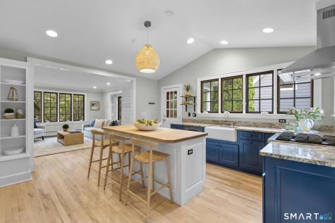 307 Old Post Road Fairfield CT 06824