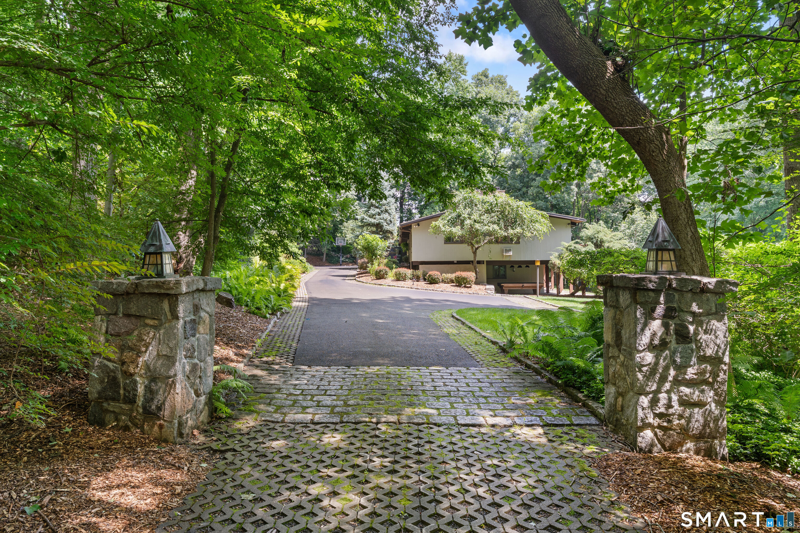 132 Signal Hill Road Wilton CT 06897