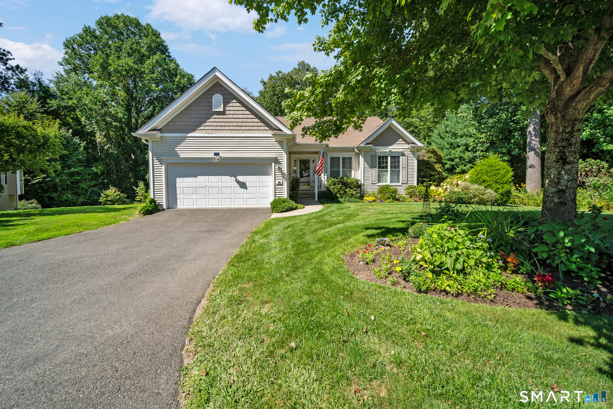 84 Links Way Oxford CT 06478