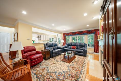 84 Links Way Oxford CT 06478
