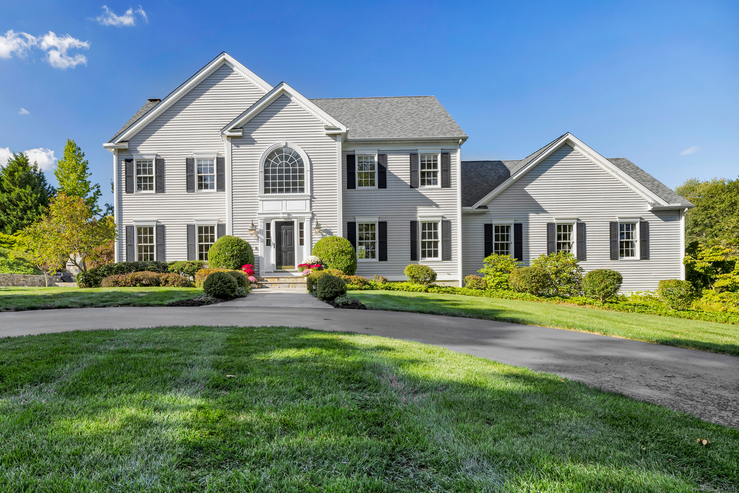 9 Lantern Hill Lane Guilford CT 06437
