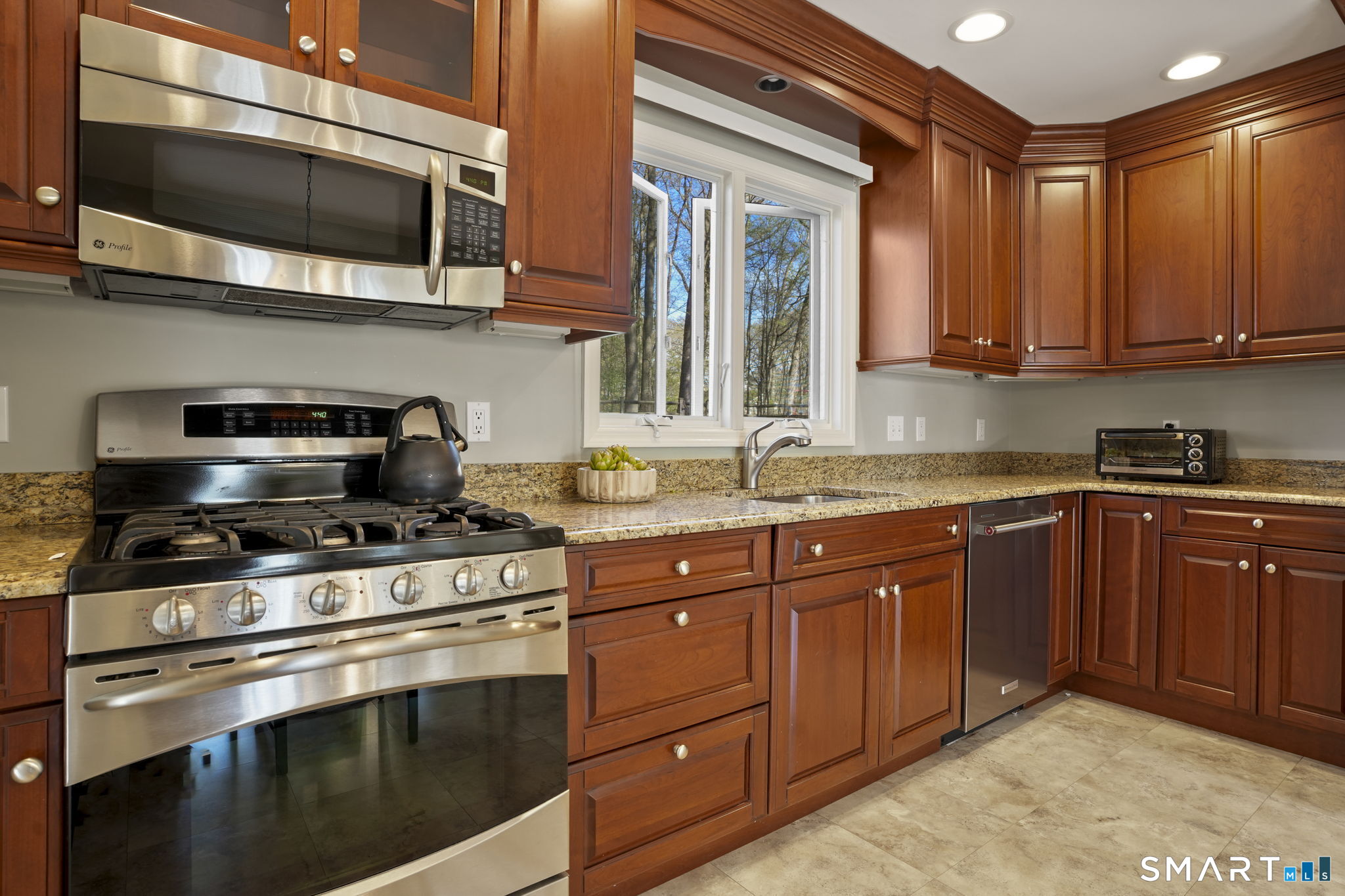 49 Midland Road Trumbull CT 06611