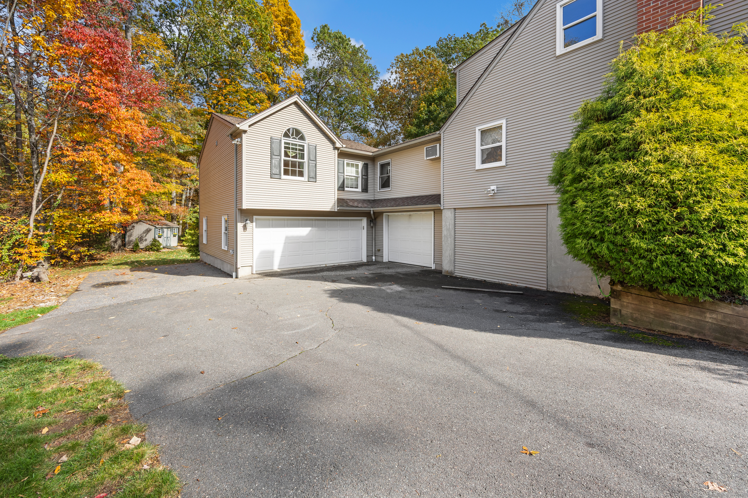 54 Pinewood Drive Farmington CT 06032