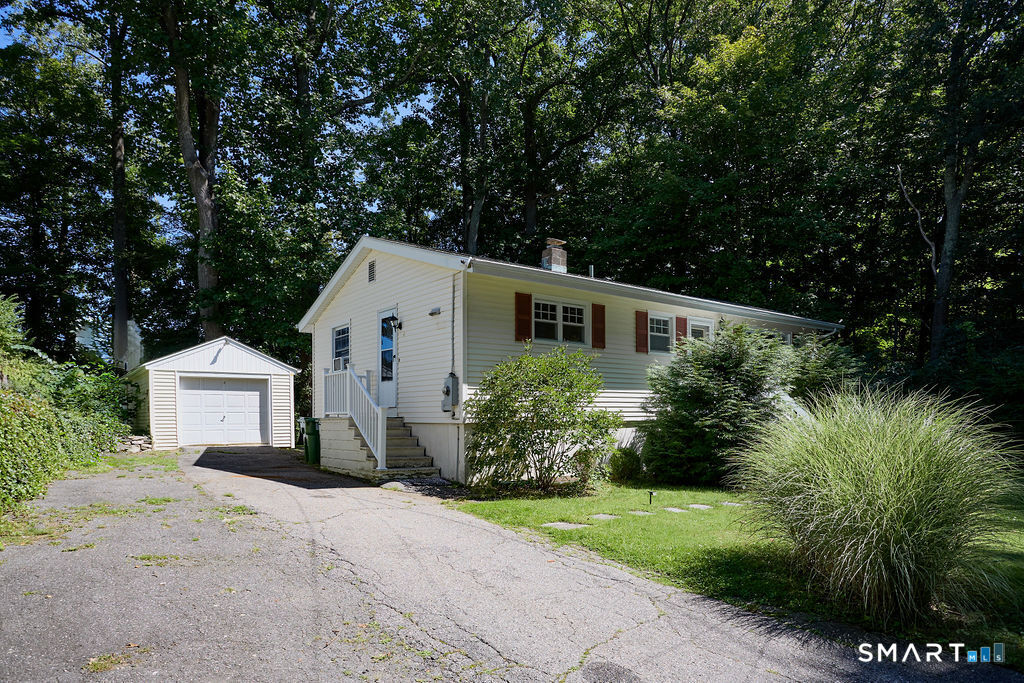 8 Lakeside Drive Extension Ridgefield CT 06877