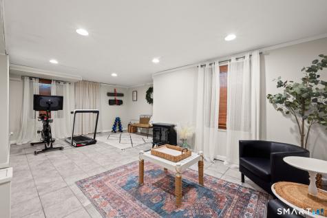 43 Crabapple Road West Hartford CT 06117