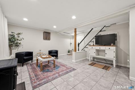 43 Crabapple Road West Hartford CT 06117