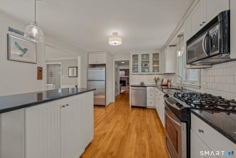 43 Crabapple Road West Hartford CT 06117