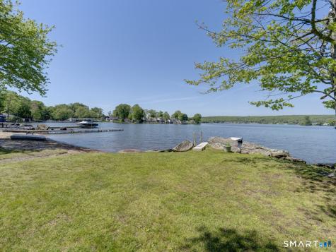 18 Brook Trail East Hampton CT 06424
