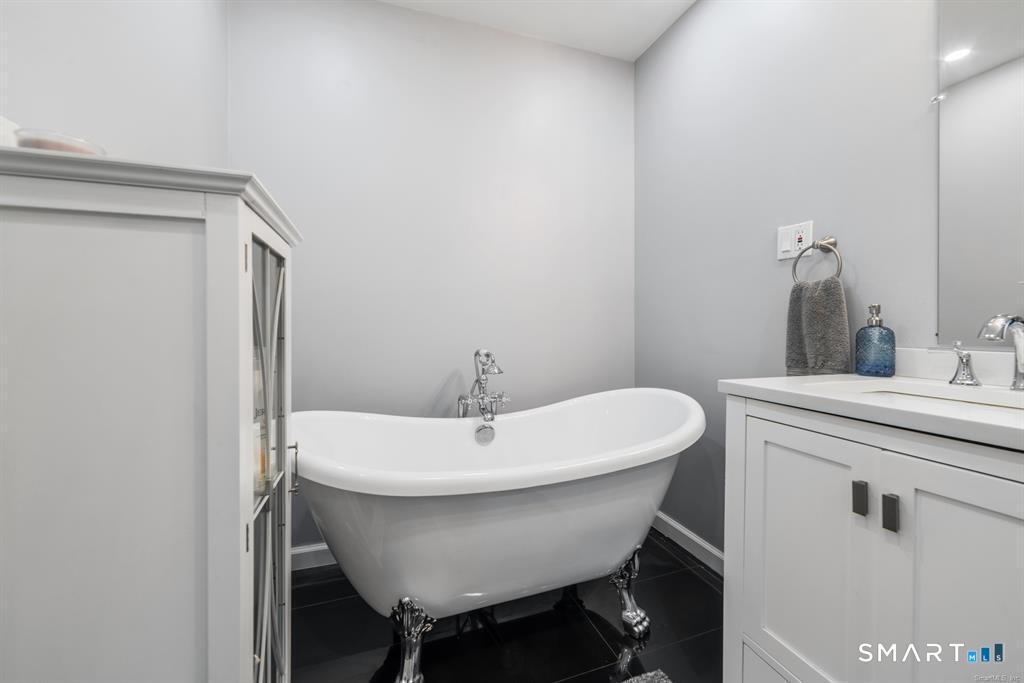 2 Apple Hill Road Wolcott CT 06716