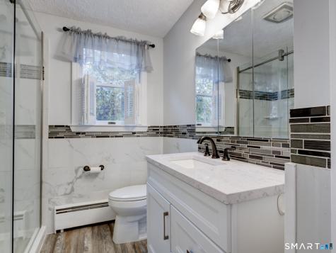 4 Ellis Road Enfield CT 06082