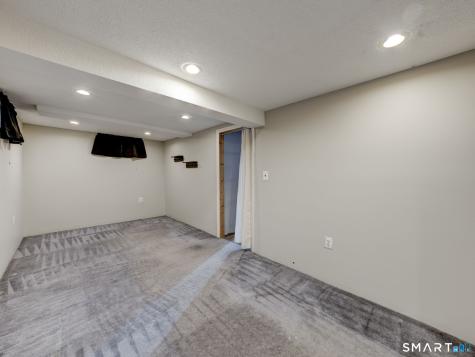 4 Ellis Road Enfield CT 06082