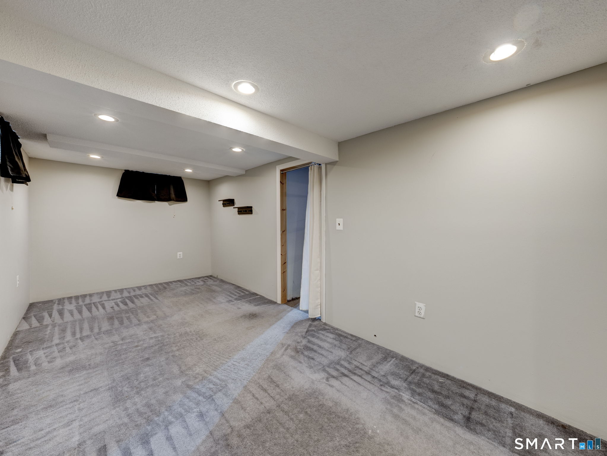 4 Ellis Road Enfield CT 06082