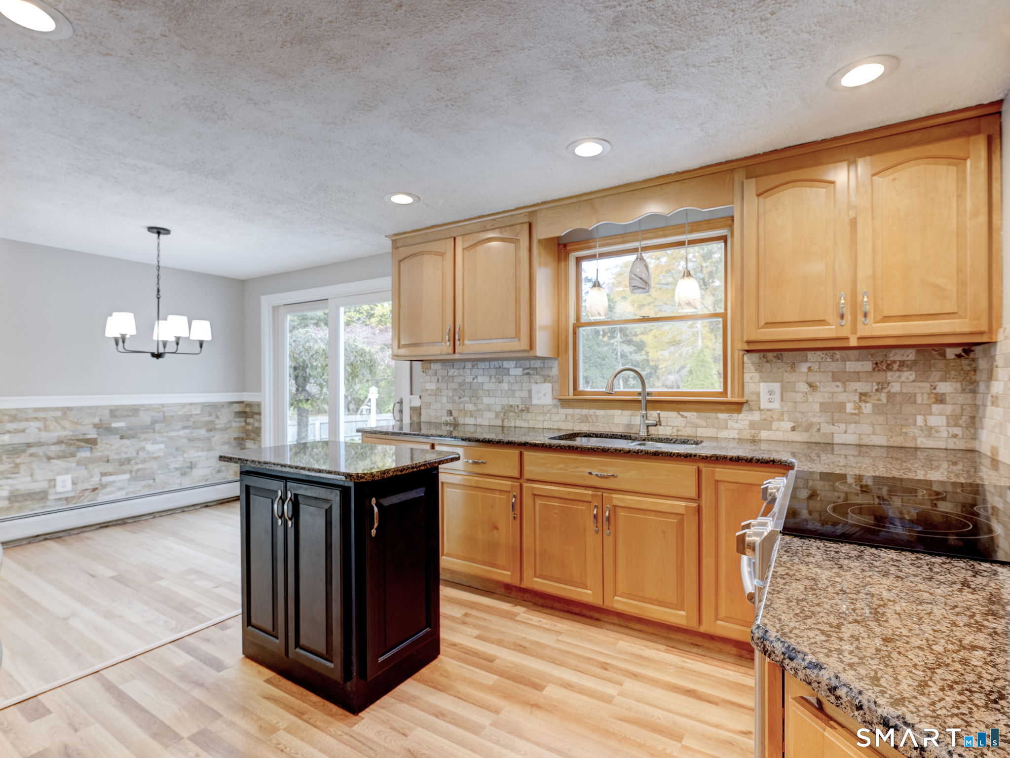 4 Ellis Road Enfield CT 06082