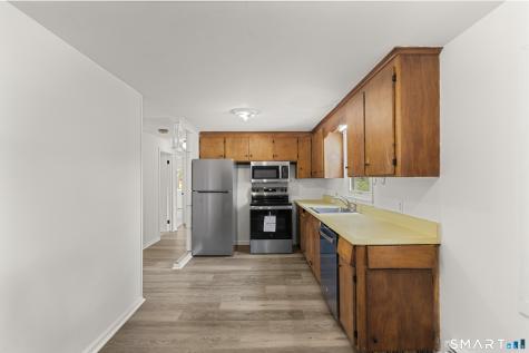 422 Denslow Street Windsor Locks CT 06096