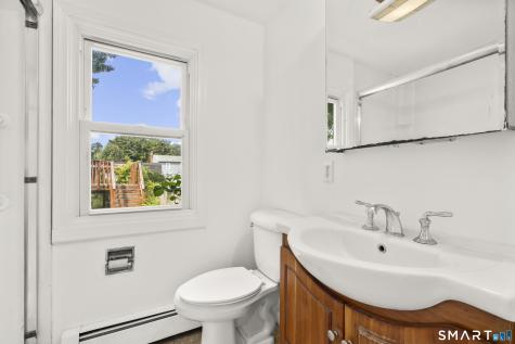 422 Denslow Street Windsor Locks CT 06096