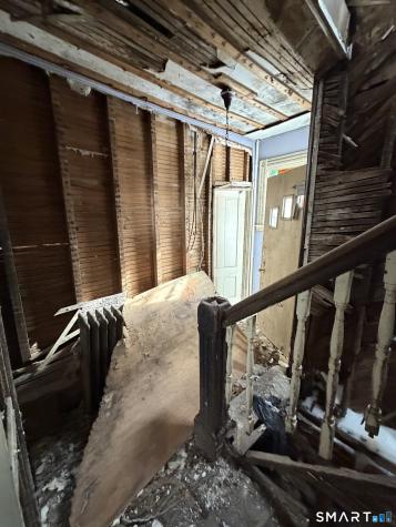 83 Maple Street Norwich CT 06360