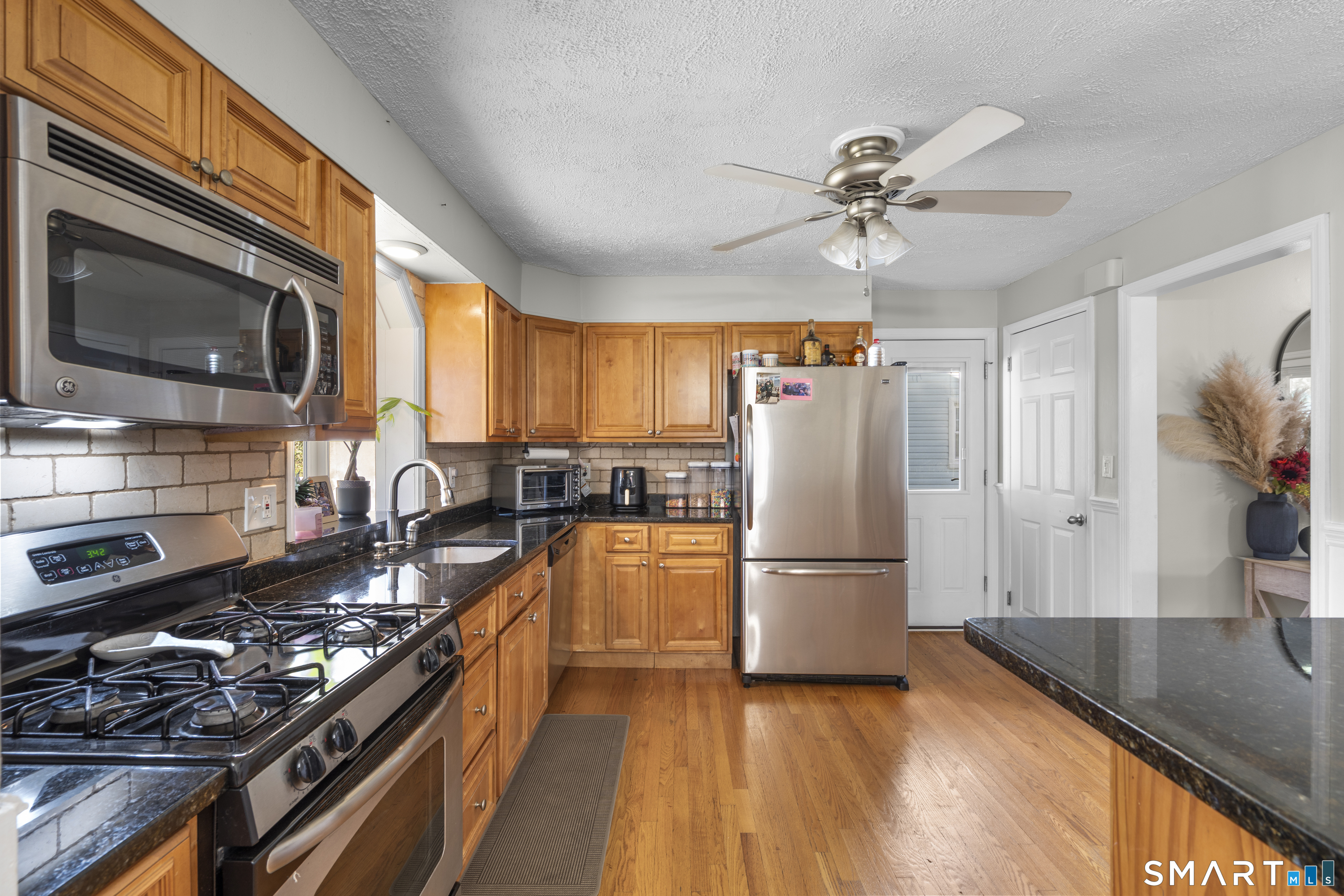 142 Cambridge Street Stratford CT 06614