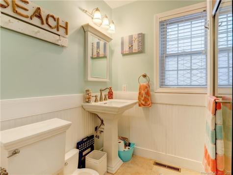 16 Birge Avenue Windsor Locks CT 06096